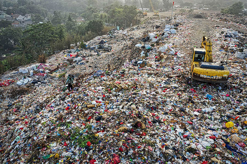 A garbage dump with lots of mis-managed plastic waste